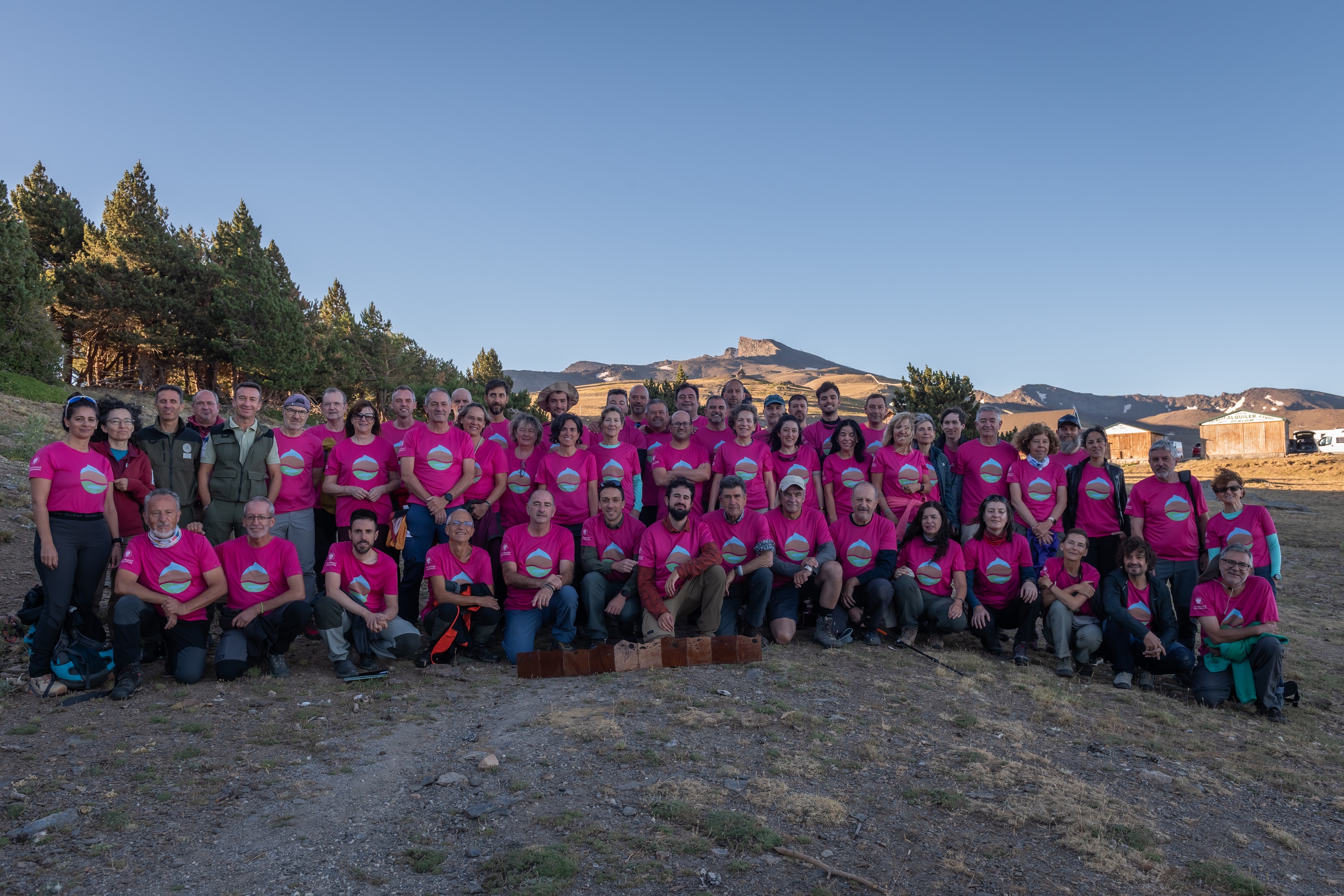 Foto de grupo de los participantes en las V Jornadas Lagunas de Sierra Nevada